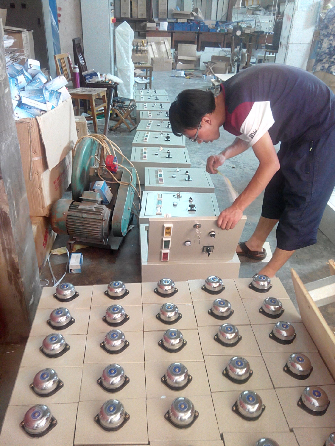 通風(fēng)方式信號(hào)燈箱 通風(fēng)方式信號(hào)燈箱